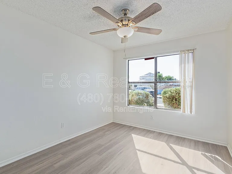 8714 W Amelia Ave — Photo 15