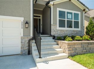 3920 NW Redspire St, Lees Summit, MO 64064