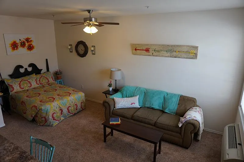 1 bed, 400 sqft, $750 — Photo 3