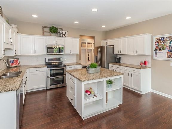 2nd image of 15770 Eastpark Dr