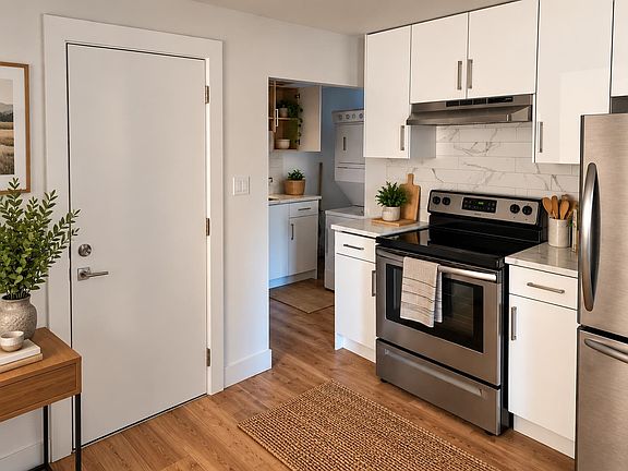4th image of 46055 Cleveland Ave