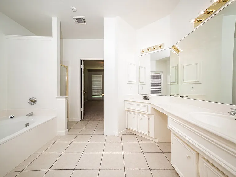 11727 Newlands Ct — Photo 15