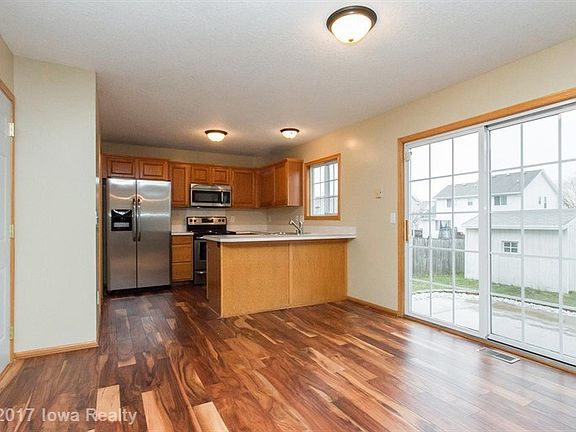 2nd image of 1117 9th Ave SE