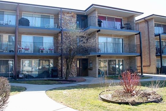 2nd image of 3173 W 115th St APT 2E