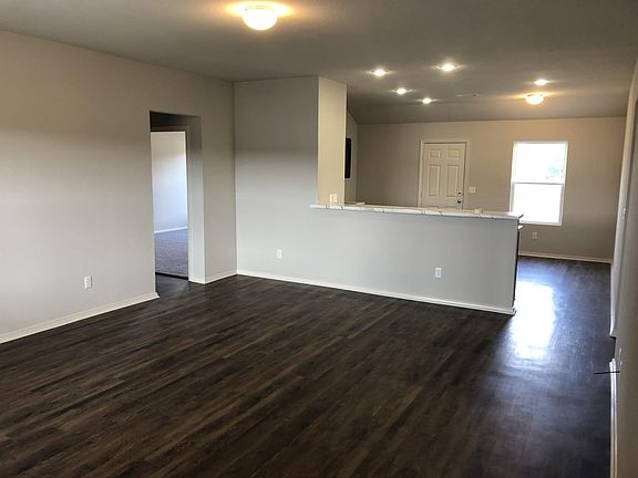 3rd image of 4464 Olympia Dr