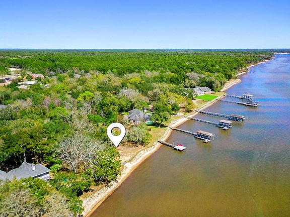 2nd image of 9 Cedar Beach Cv