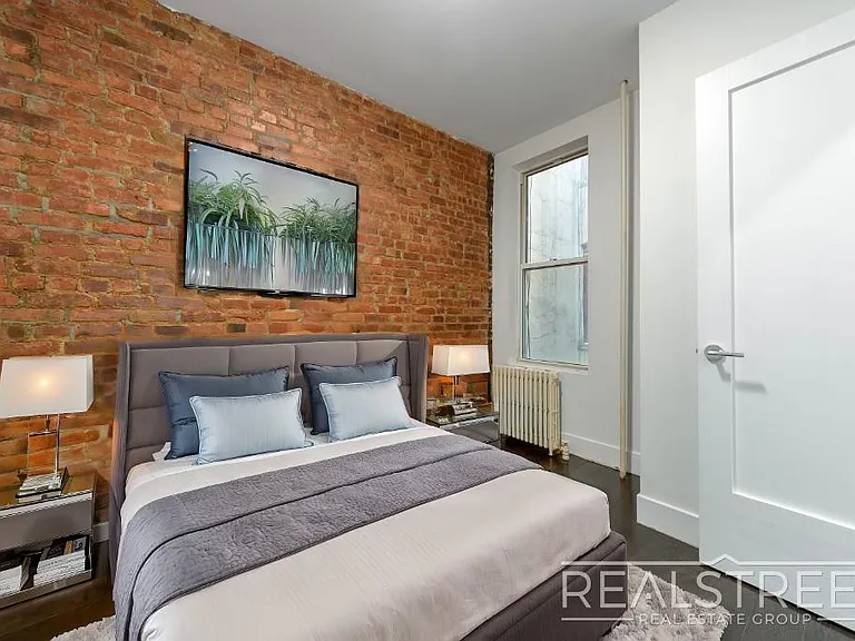 471 Chauncey St #2R — Photo 3