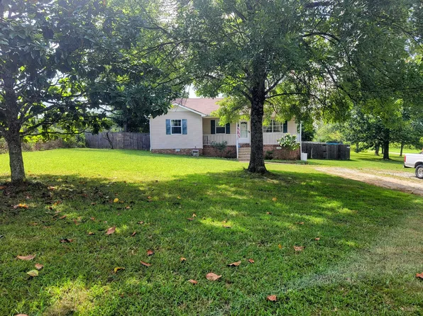 835 Old Nashville Hwy, Mc Ewen, TN 37101