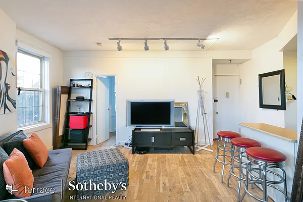 Rented by Terrace Sotheby's International Realty | media 39