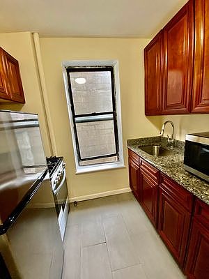 2nd image of 215 E 76th St #5A