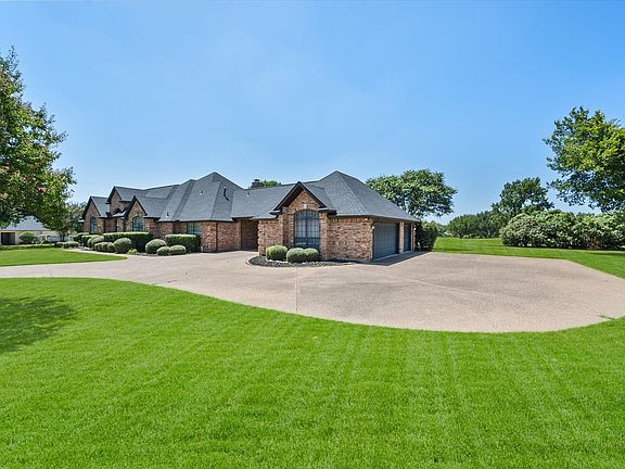 2nd image of 1388 Fairhaven Dr