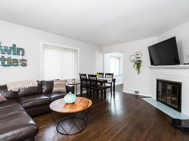 7102 Cedar Ave S — Photo 2