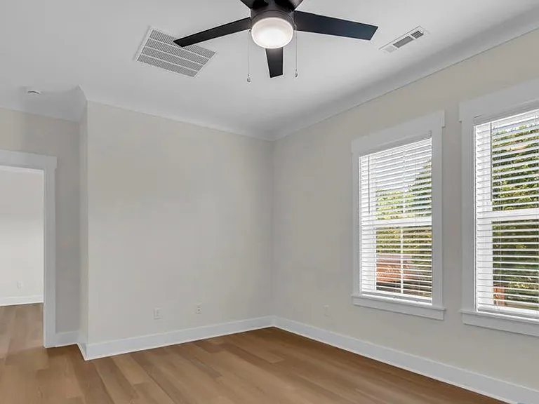 181 Circle Dr W — Photo 12