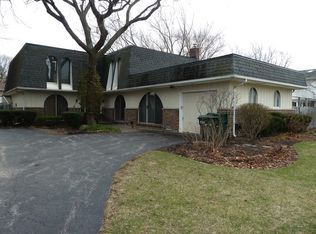 2765 Greenwood Rd, Northbrook, IL 60062