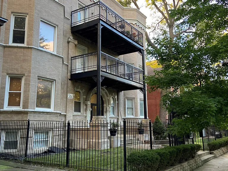 5924 S King Dr #1 — Photo 2