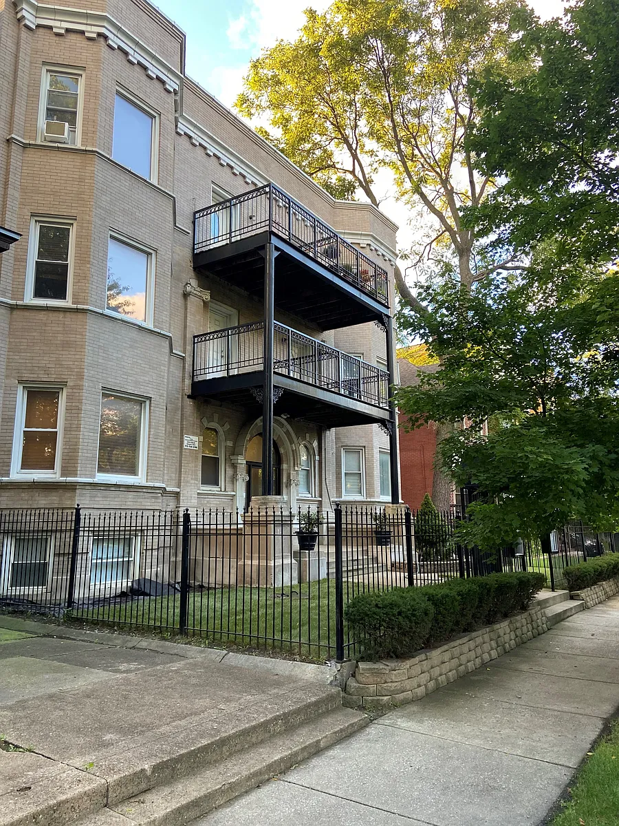 Building Photo - 5924 S King Dr #1