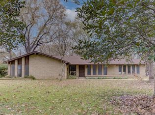 1740 Lakeside Dr, Vicksburg, MS 39180