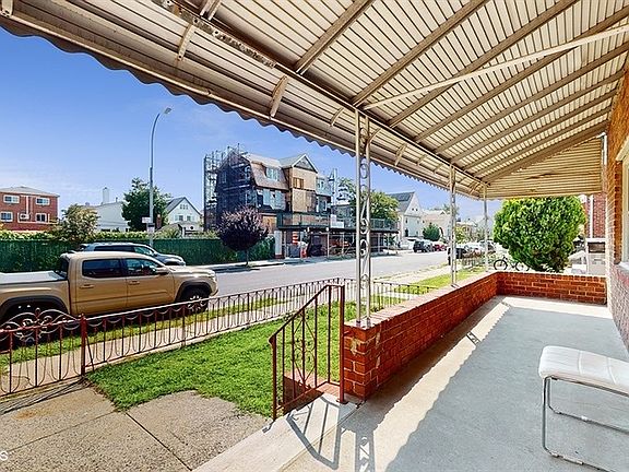 2nd image of 3833 Poplar Ave