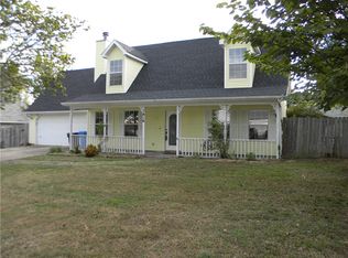 1616 S Tallgrass Dr, Fayetteville, AR 72701