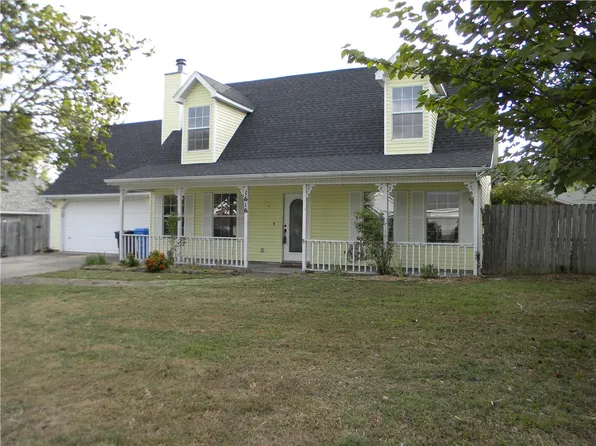 1616 S Tallgrass Dr, Fayetteville, AR 72701