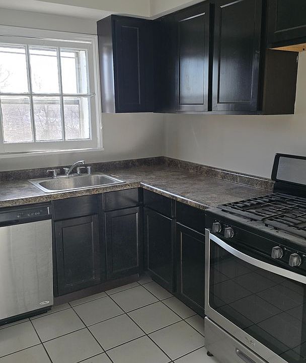 1st image of 5425-33 W Martin Dr #301