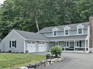 50 Weldon Rd, Lake Hopatcong, NJ 07849