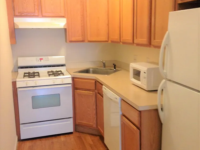 109 Atlantic St — Photo 10
