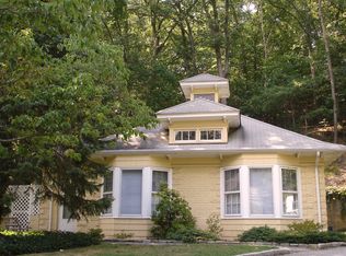 305 Main St, Cold Spring Harbor, NY 11724