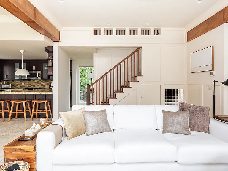 18 Spring Pond Ln — Photo 13