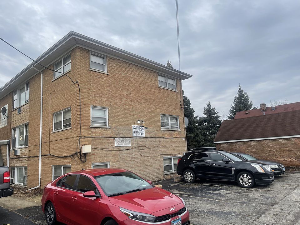 1st image of 1113 W Cermak Rd APT 4