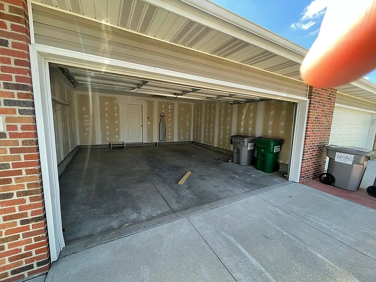 717 Carlton Dr — Photo 10