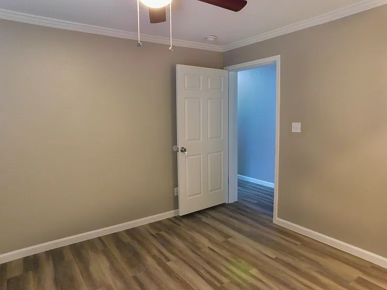 107 Varsity Dr — Photo 42