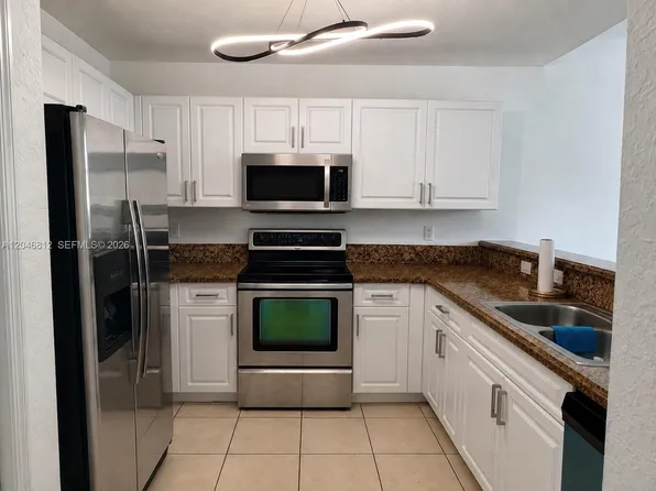 11102 NW 83rd St APT 203, Doral, FL 33178