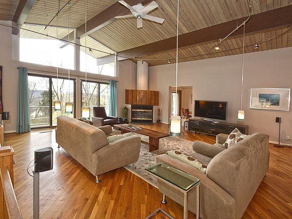 2nd image of 675 Birney Ln