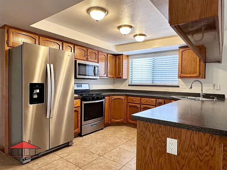 228 Yellowstone Pl — Photo 6