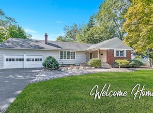 123 Warrenville Rd, Green Brook, NJ 08812