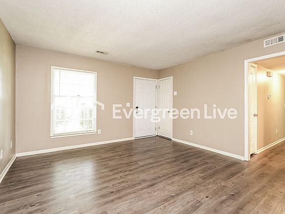 5th image of 3612 Sellwood Rd