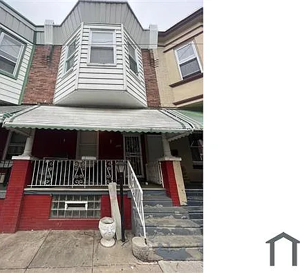1332 N Wanamaker St — Photo 2