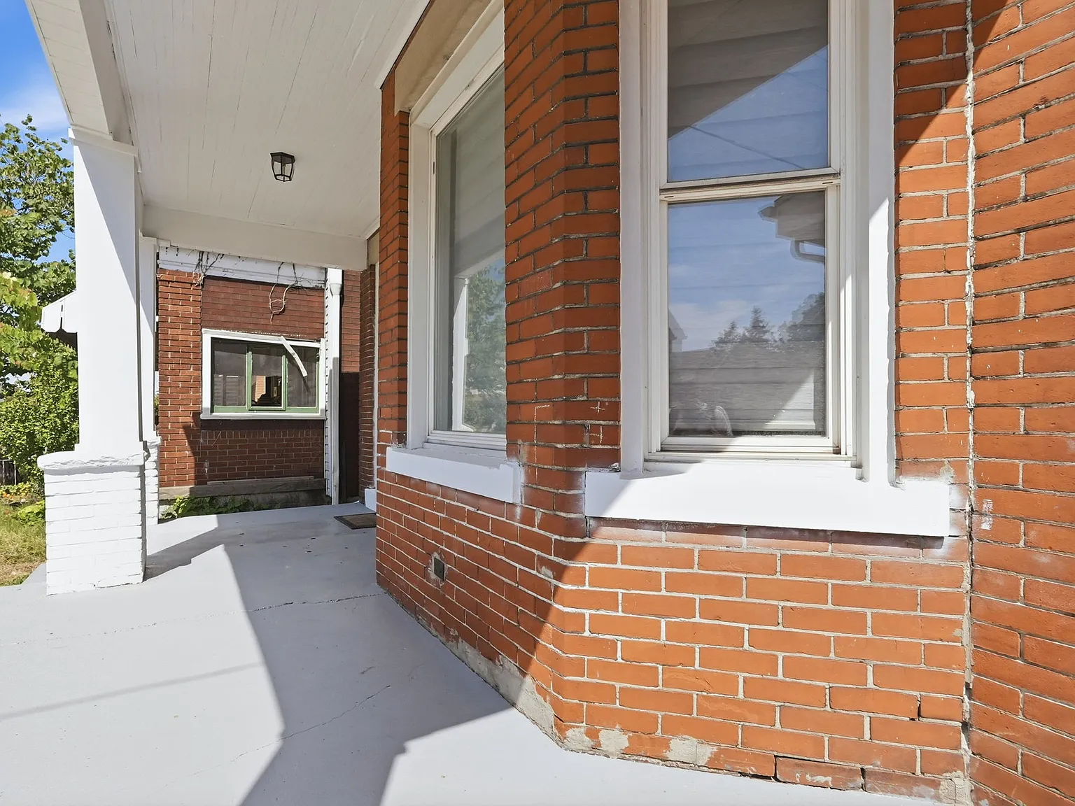 4 bed, 1.5 bath, $1,995 — Photo 2