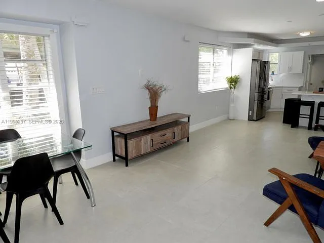715 Hollywood Blvd — Photo 3