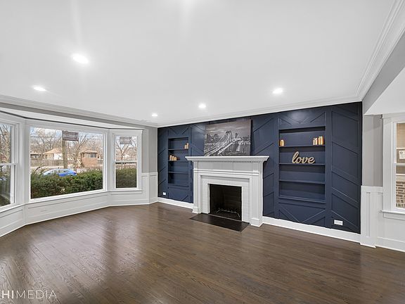 2nd image of 8055 S Crandon Ave