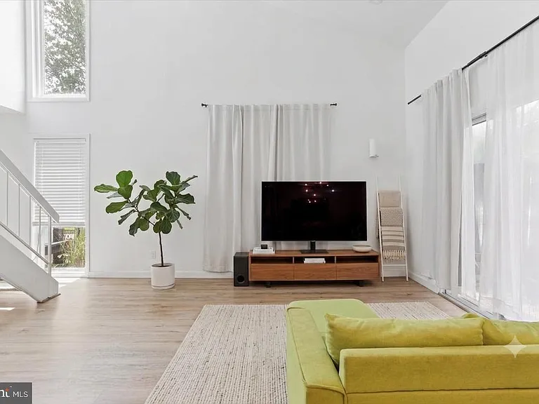 129 Willow Pl — Photo 6