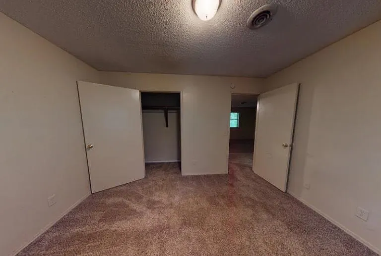 1110 W Tyler Ave #2 — Photo 7