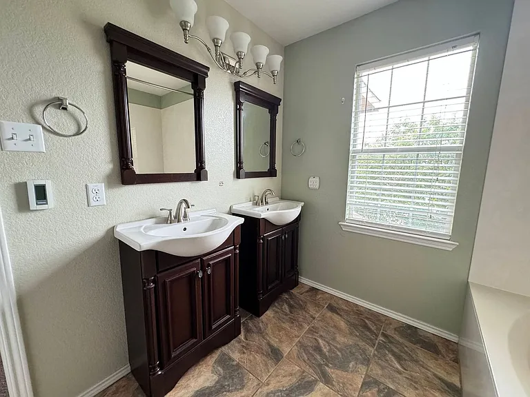 813 Draco Dr — Photo 14