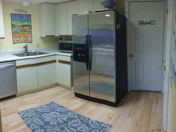 5th image of 2221 King Ct Unit 19