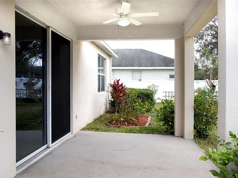 1319 Rowantree Dr — Photo 28