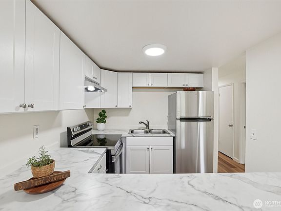 5th image of 10407 12th Avenue Ct S