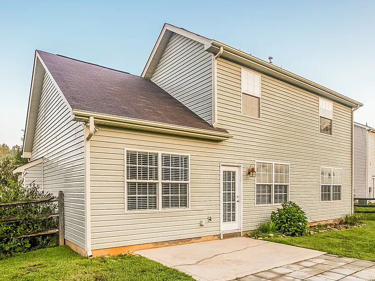 6827 Blake Brook Dr — Photo 15