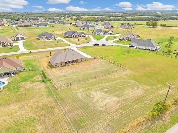 5th image of 217 Maverick Ct