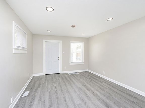 3rd image of 1409 N Warman Ave